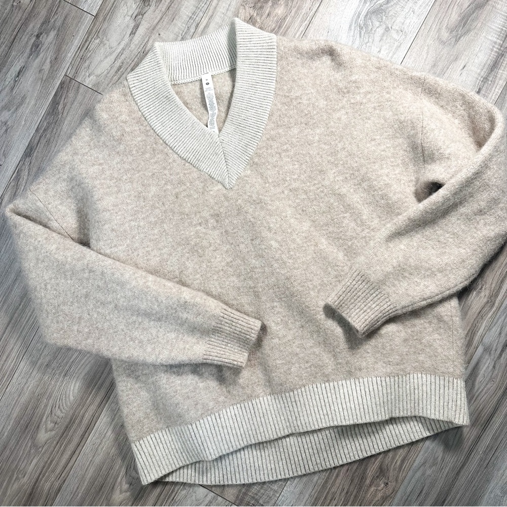 Lululemon Athletica Alpaca Wool-blend V-neck Sweater - Picture 3 of 7